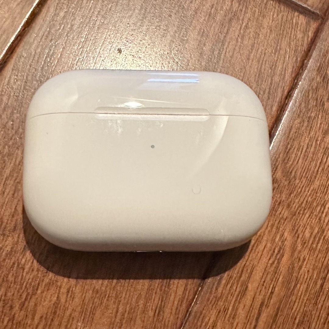 APPLE AirPods Pro  スマホ/家電/カメラのオーディオ機器(ヘッドフォン/イヤフォン)の商品写真