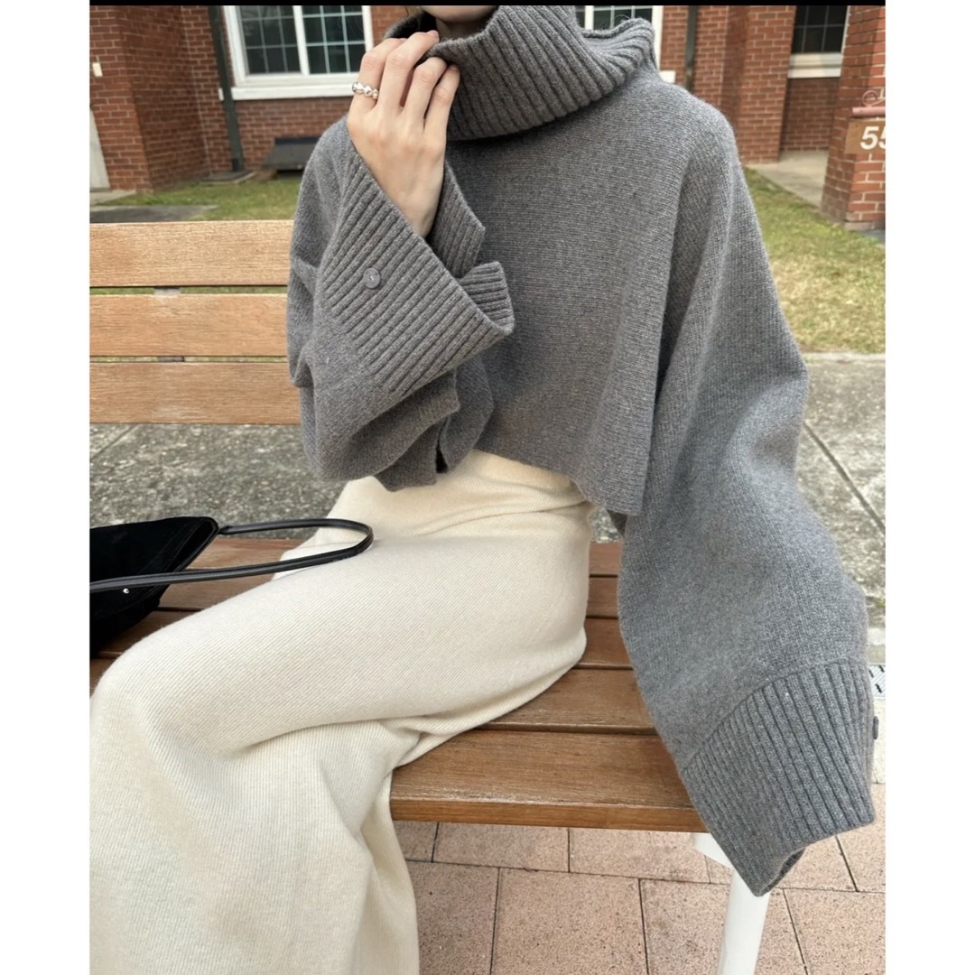 【新品未使用】ponpon volume cape knit グレー新作ponpon