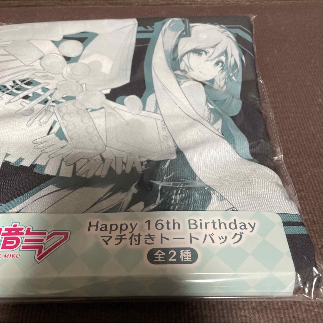 TAITO(タイトー)の初音ミク　マチ付きトートバッグ　Happy 16th Birthday 黒 エンタメ/ホビーのアニメグッズ(その他)の商品写真