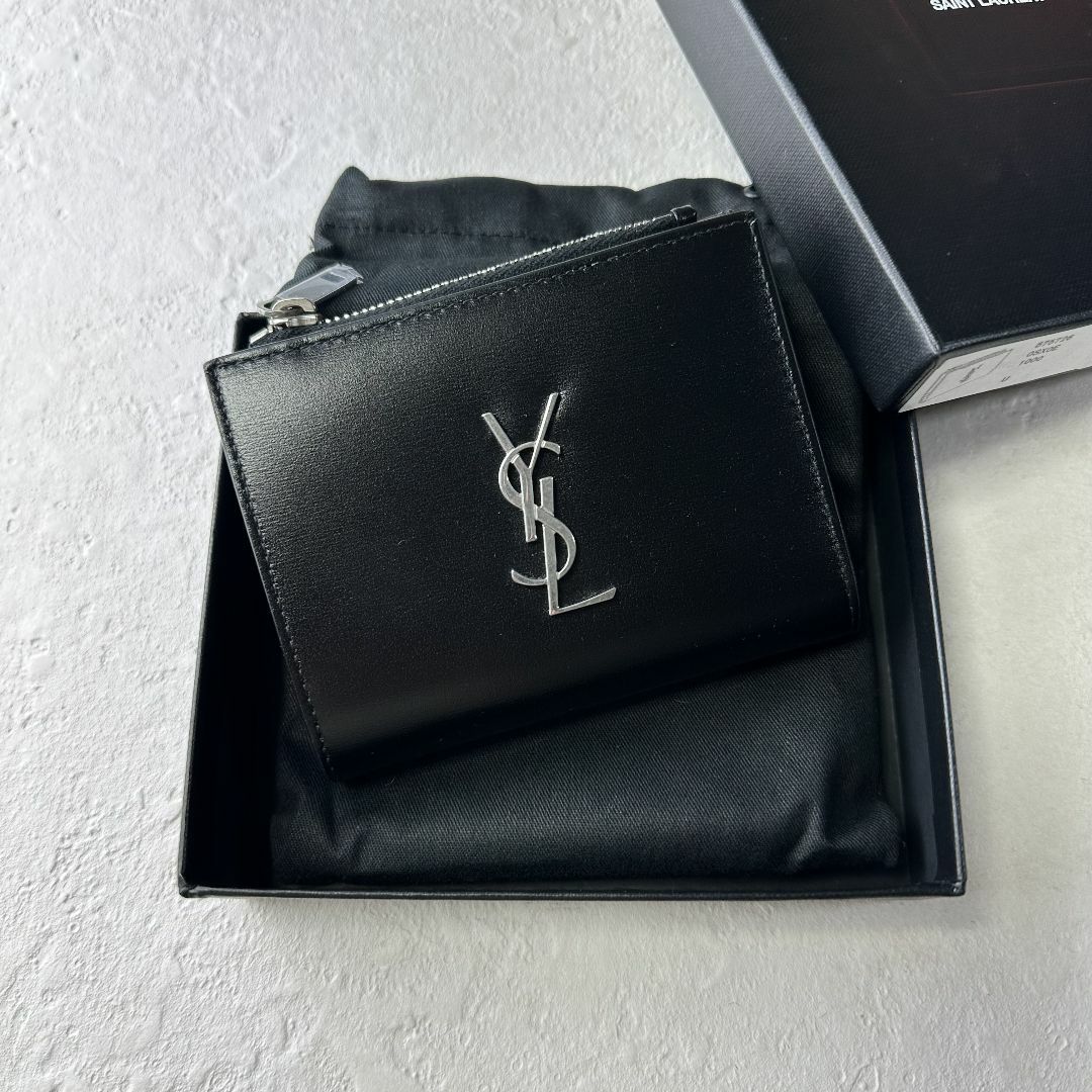 Saint Laurent(サンローラン)のrole様専用新品未使用Saint Laurentモノグラム レザー二つ折り財布 メンズのファッション小物(折り財布)の商品写真