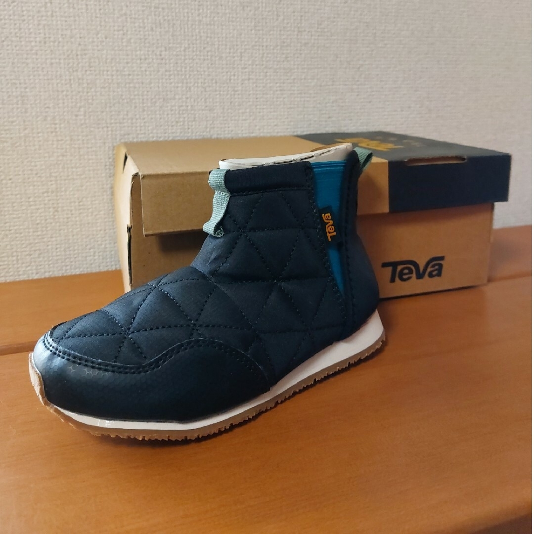 Teva(テバ)のTEVA キッズショートブーツ 19cm キッズ/ベビー/マタニティのキッズ靴/シューズ(15cm~)(スニーカー)の商品写真