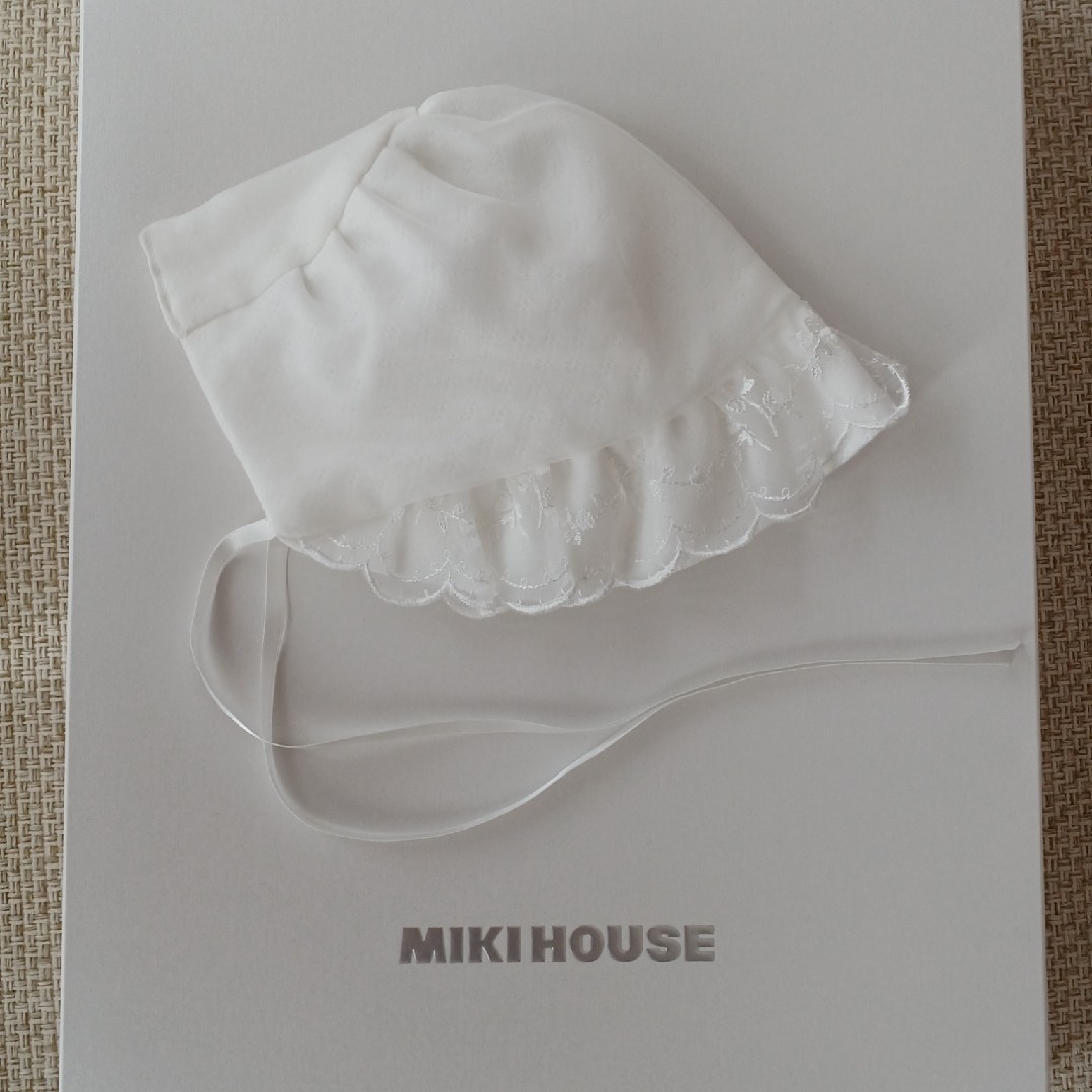 mikihouse(ミキハウス)のMIKI HOUSE　セレモニードレス　クローバー柄(50-60㎝) キッズ/ベビー/マタニティのベビー服(~85cm)(セレモニードレス/スーツ)の商品写真