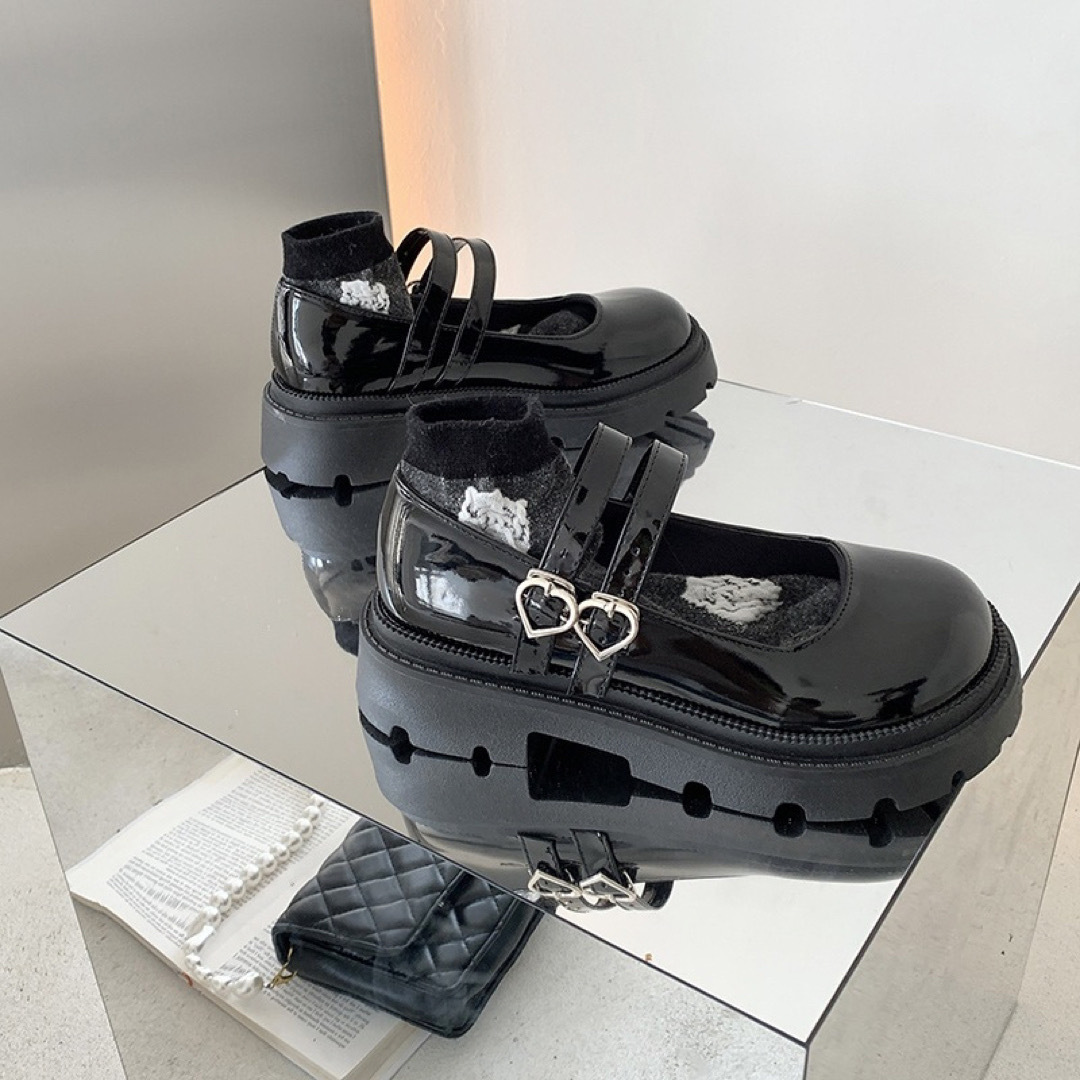 23.5cm 厚底 パンプス メリージェーン エナメルブラック 500Y レディースの靴/シューズ(ハイヒール/パンプス)の商品写真