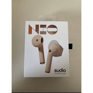 スーディオ(sudio)のSudio NIO スーディオ ワイヤレスイヤホン サンドベージュ(ヘッドフォン/イヤフォン)