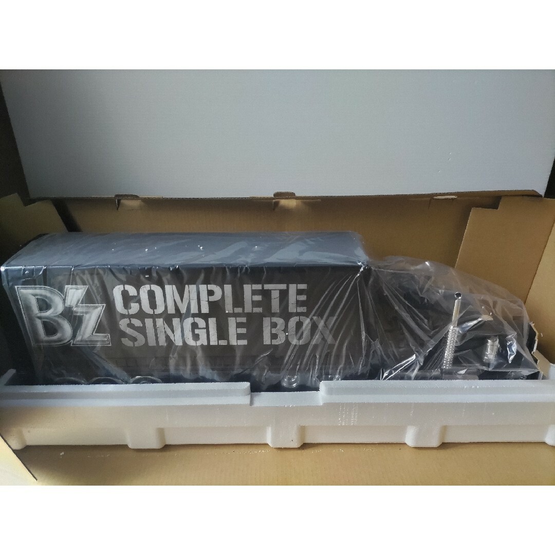 B'z コンプリートシングルBOX トレーラーの通販 by MASA's B'z コンプリートシングルBOX トレーラーの通販 by MASA's