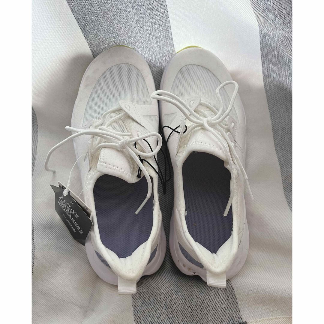 GU(ジーユー)のGU スニーカー新品Sサイズ レディースの靴/シューズ(スニーカー)の商品写真