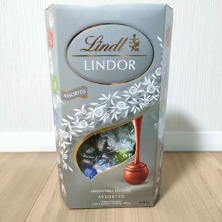 リンツ(Lindt)のリンツリンドールチョコレート シルバー 1箱(菓子/デザート)