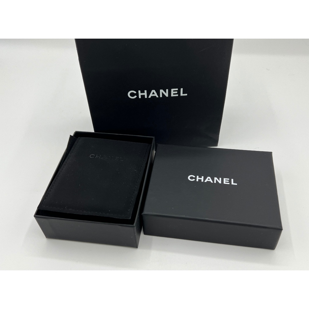 CHANEL(シャネル)のCHANEL シャネル ココマーク ハート ピアス ラインストーン ブラック シャンパンゴールド金具 C23P 美品 レディースのアクセサリー(ピアス)の商品写真