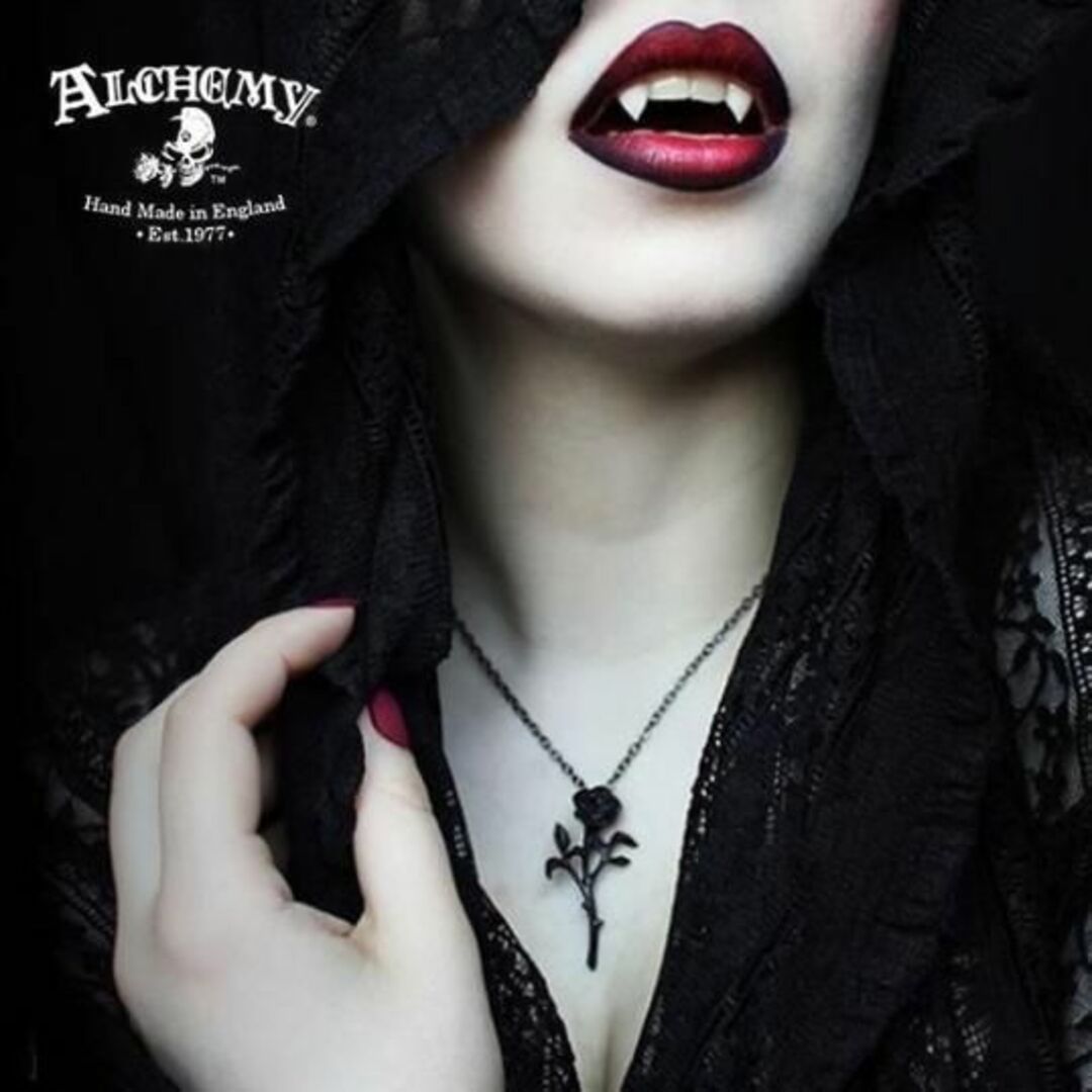 ALCHEMY GOTHIC: 黒薔薇のロマンス ペンダント レディースのアクセサリー(ネックレス)の商品写真