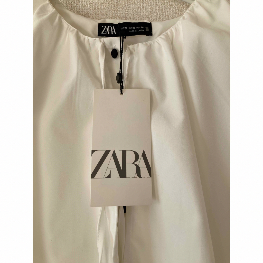 ZARA(ザラ)の新品　ZARA ホワイト　ワンピース　XS レディースのワンピース(ロングワンピース/マキシワンピース)の商品写真