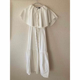 ザラ(ZARA)の新品　ZARA ホワイト　ワンピース　XS(ロングワンピース/マキシワンピース)