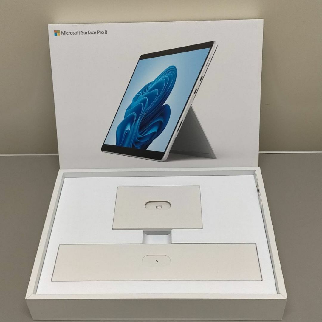 美品 Surface Pro 8 プラチナ キーボード付 オフィス無 スマホ/家電/カメラのPC/タブレット(タブレット)の商品写真