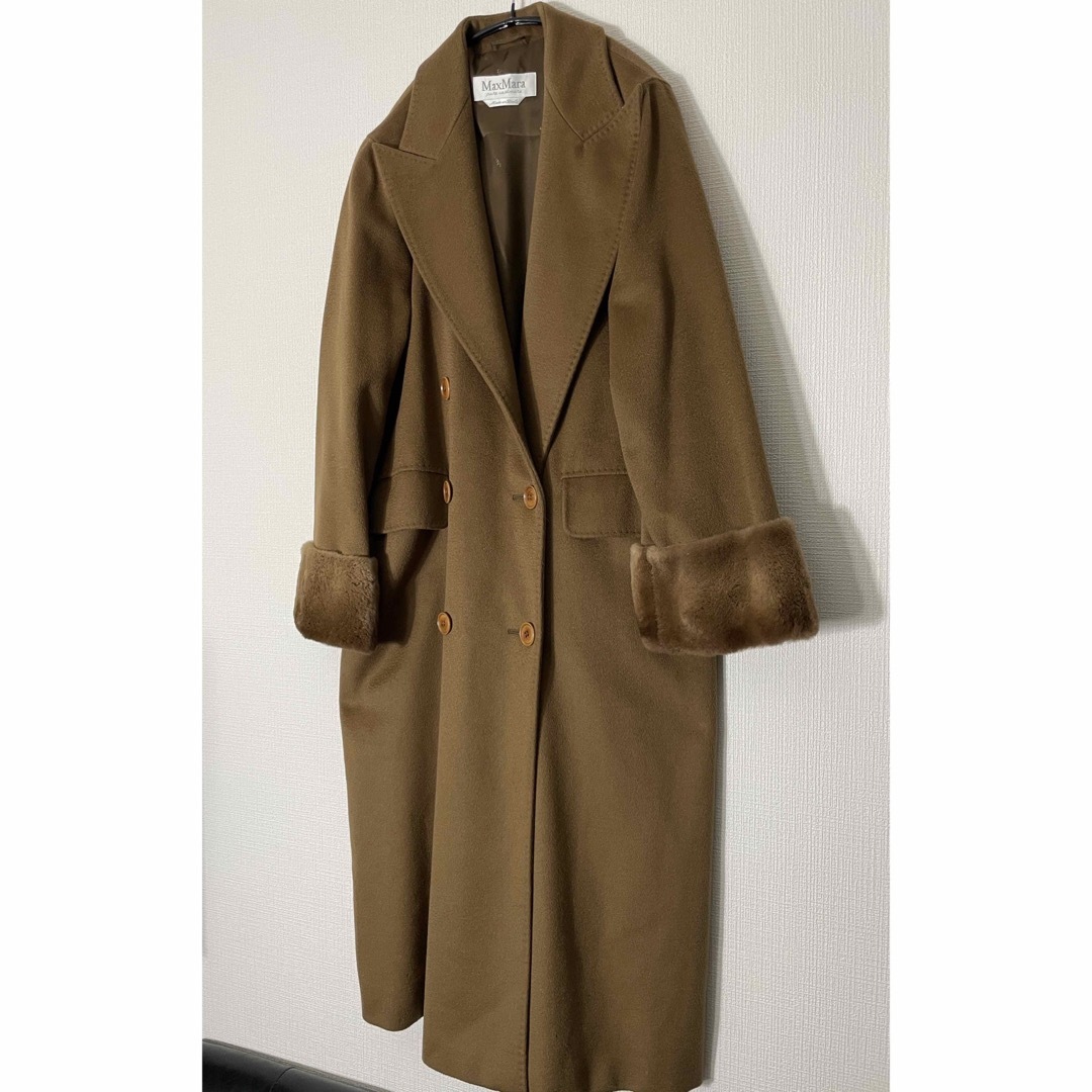 Max Mara(マックスマーラ)のMaxMara マックスマーラ カシミヤコート 袖ファー レディースのジャケット/アウター(ロングコート)の商品写真