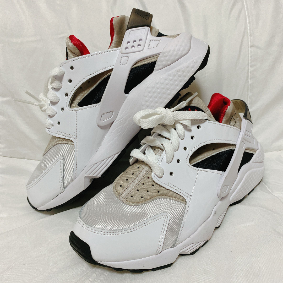 新品未使用 NIKE AIRHUARACHE 23.0cm カジュアルシューズ