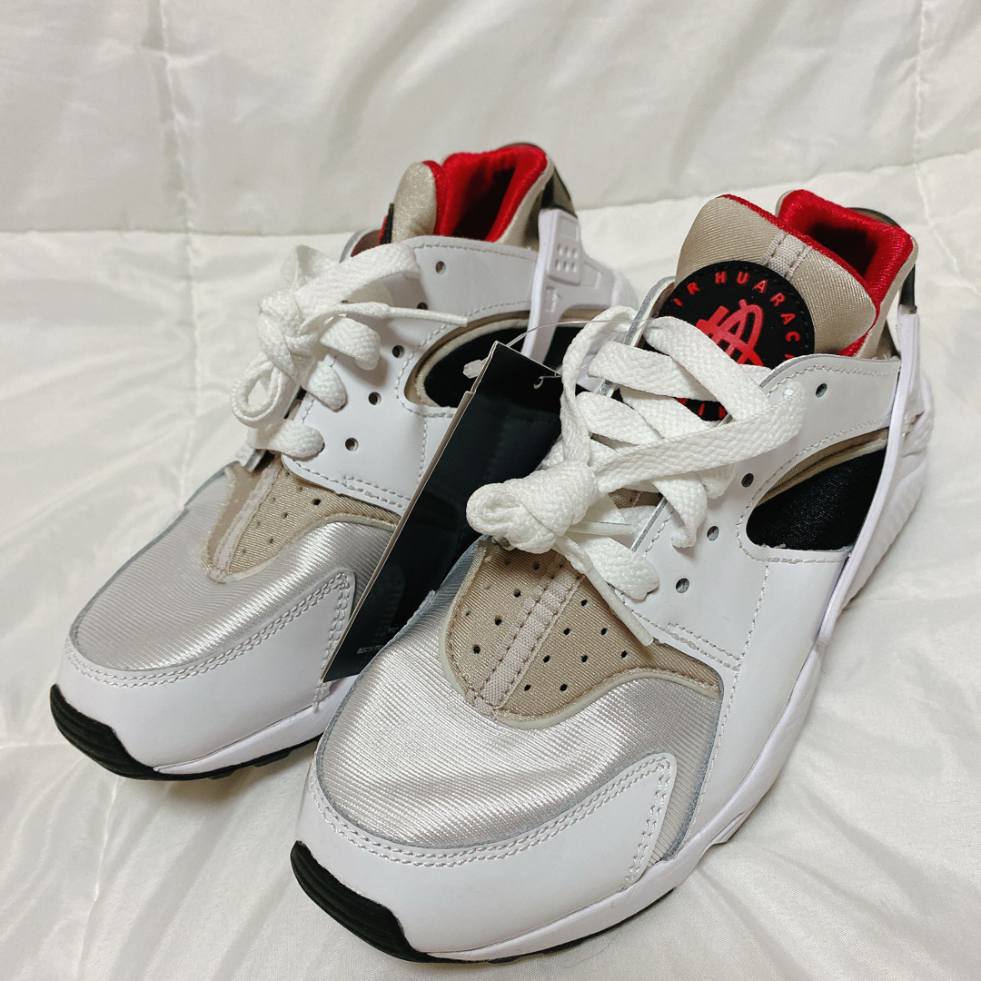 新品未使用 NIKE AIRHUARACHE 23.0cm カジュアルシューズ