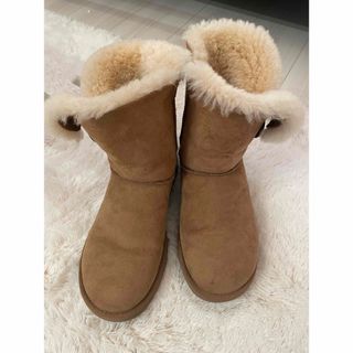 アグ(UGG)のUGGのムートンブーツ　W6  22〜22.5(ブーツ)