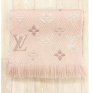 ルイヴィトン(LOUIS VUITTON)の【Louis Vuitton】ロゴマニア  クリスタルピンクM73057(マフラー/ショール)