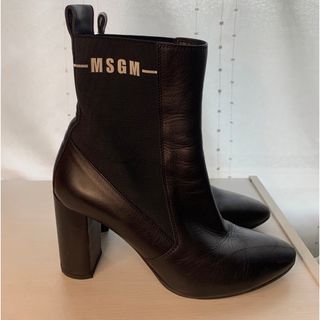 MSGM レアなエナメル ヒールロゴブーツ