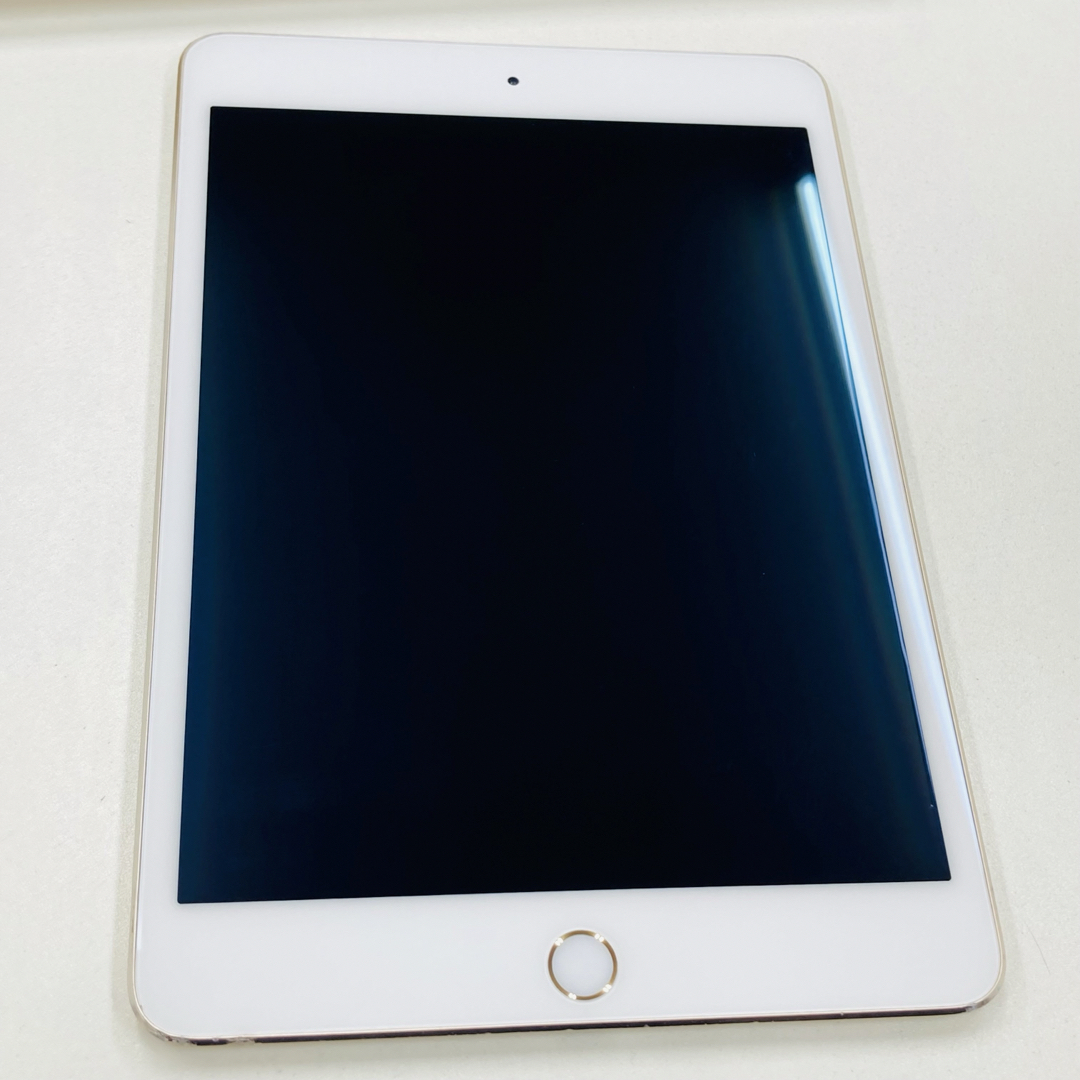 iPad(アイパッド)のiPad mini4 / 128GB セルラー（ドコモ）ゴールド スマホ/家電/カメラのPC/タブレット(タブレット)の商品写真