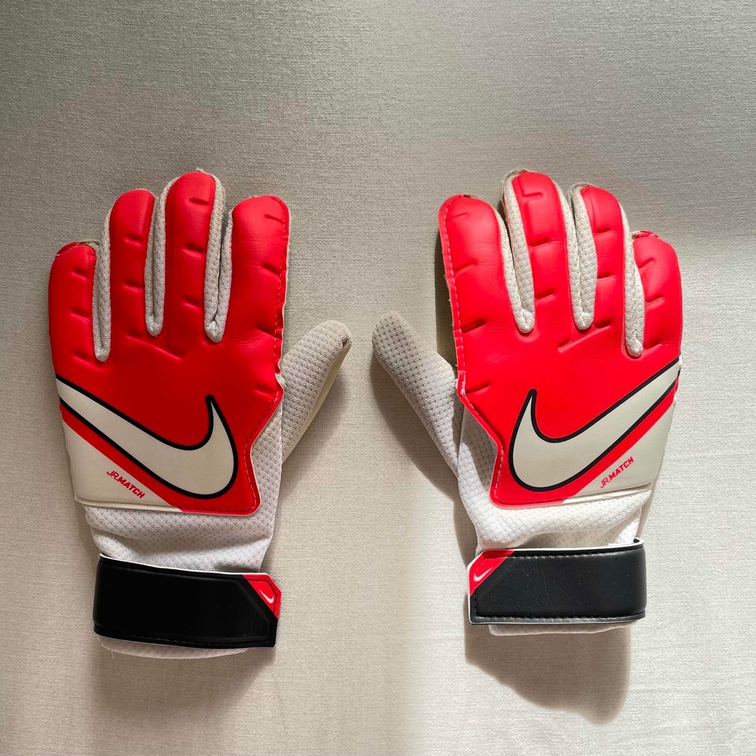 NIKE(ナイキ)のNIKE GK MATCH JR 4 ナイキ ゴールキーパー マッチ ジュニア スポーツ/アウトドアのサッカー/フットサル(その他)の商品写真