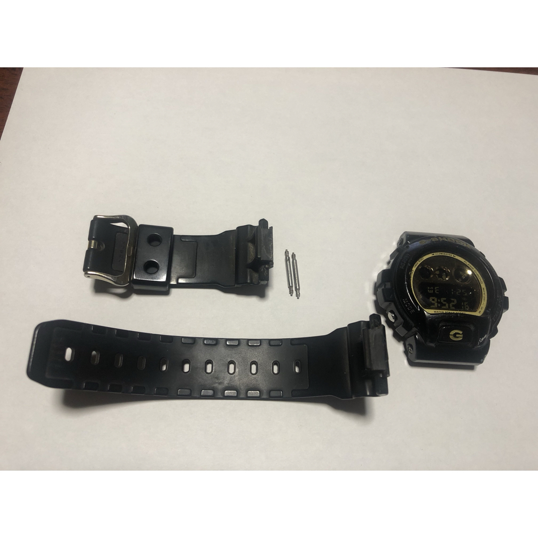 (新品)G-SHOCKカスタム DW6900用ベゼル&ベルト黒(半透明)　工具付 ハンドメイドの素材/材料(各種パーツ)の商品写真