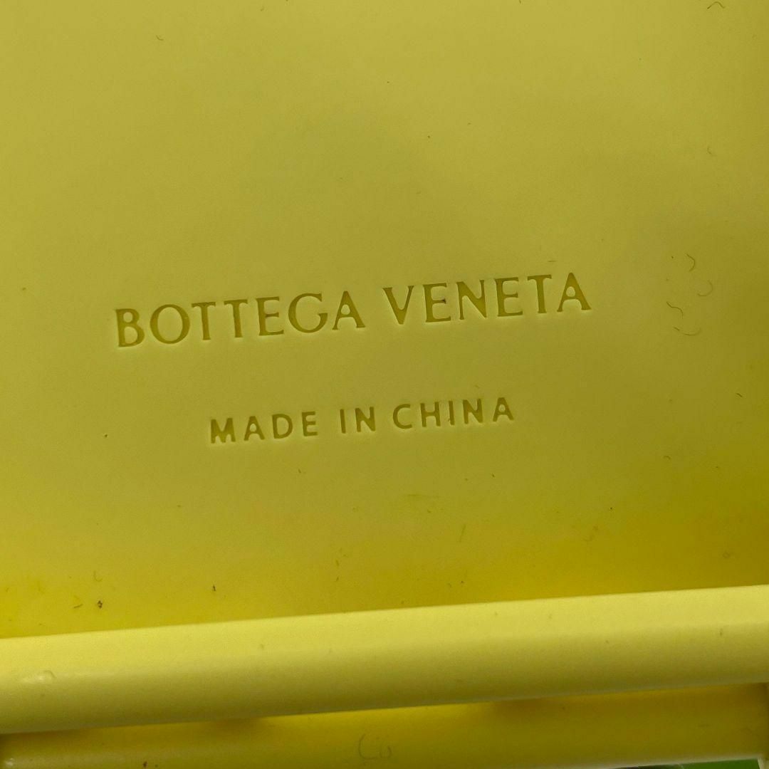 Bottega Veneta(ボッテガヴェネタ)のボッテガヴェネタ iPhone 14pro スマホケース イエロー ラバー スマホ/家電/カメラのスマホアクセサリー(iPhoneケース)の商品写真