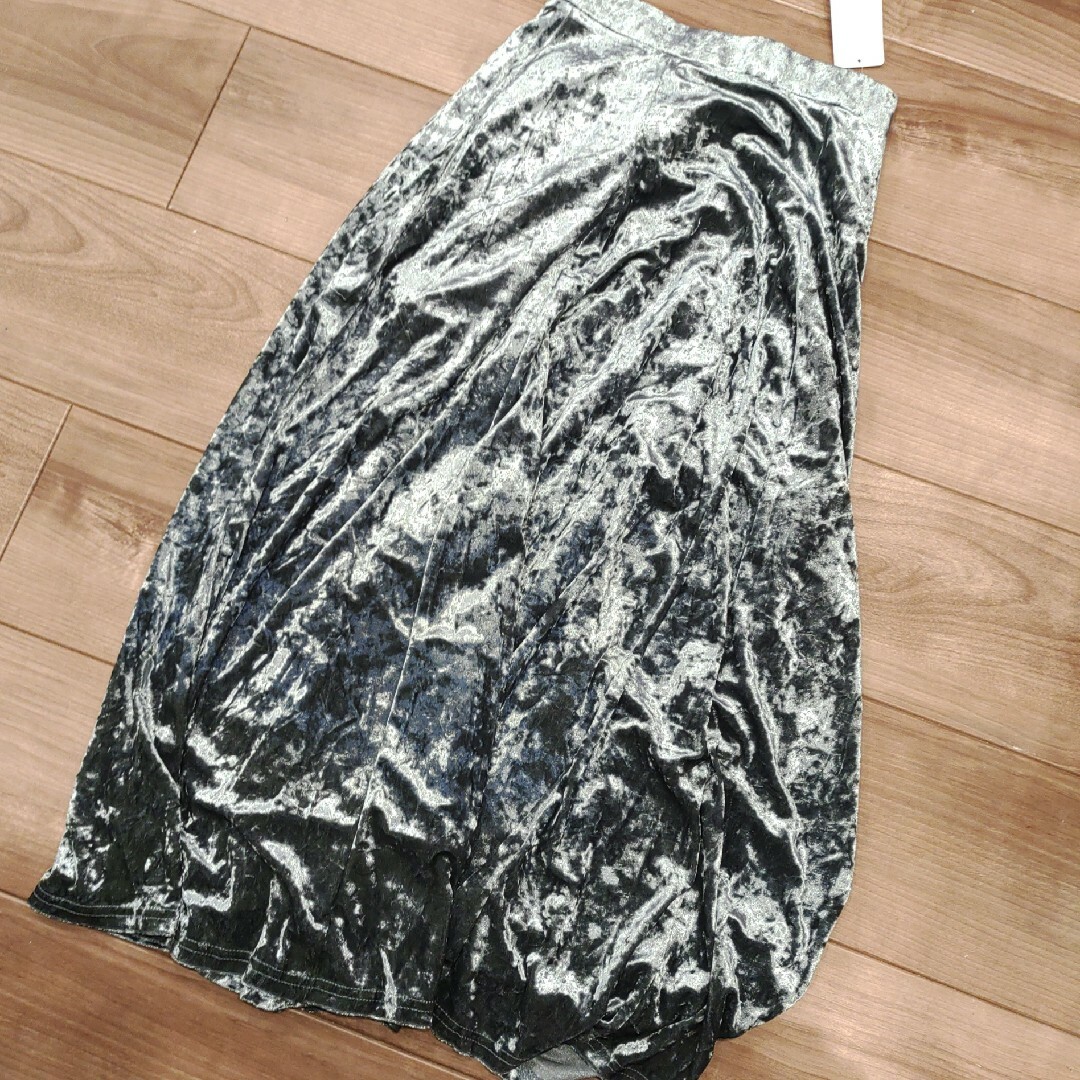 Lugnoncure(ルノンキュール)の(新品)ルノンキュール　クラッシュベロアマーメイドスカート　ロングスカート レディースのスカート(ロングスカート)の商品写真