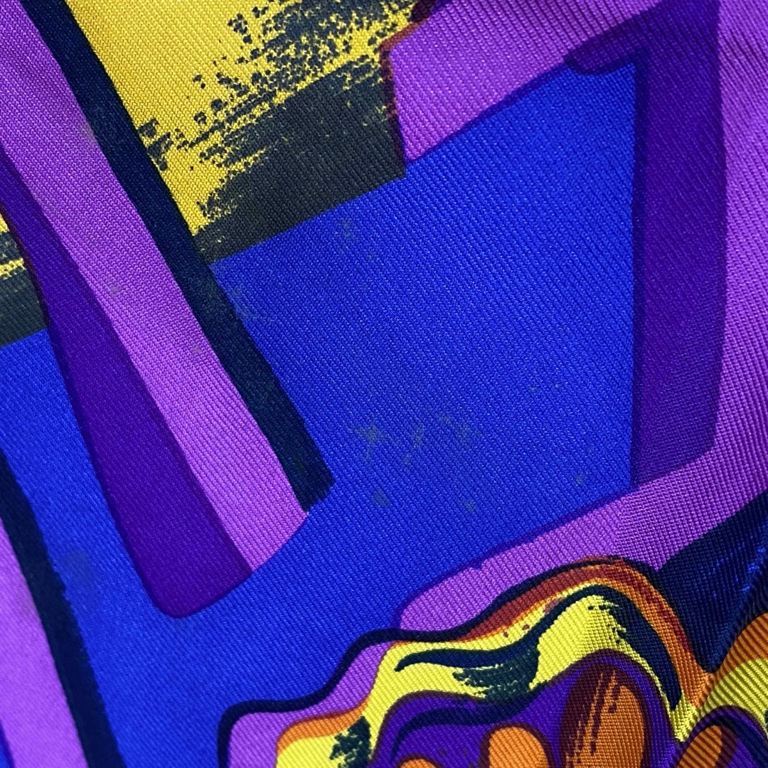 Gianni Versace - ジャンニベルサーチ ヴェルサーチ スカーフ Gianni Versace - ジャンニベルサーチ ヴェルサーチ スカーフ