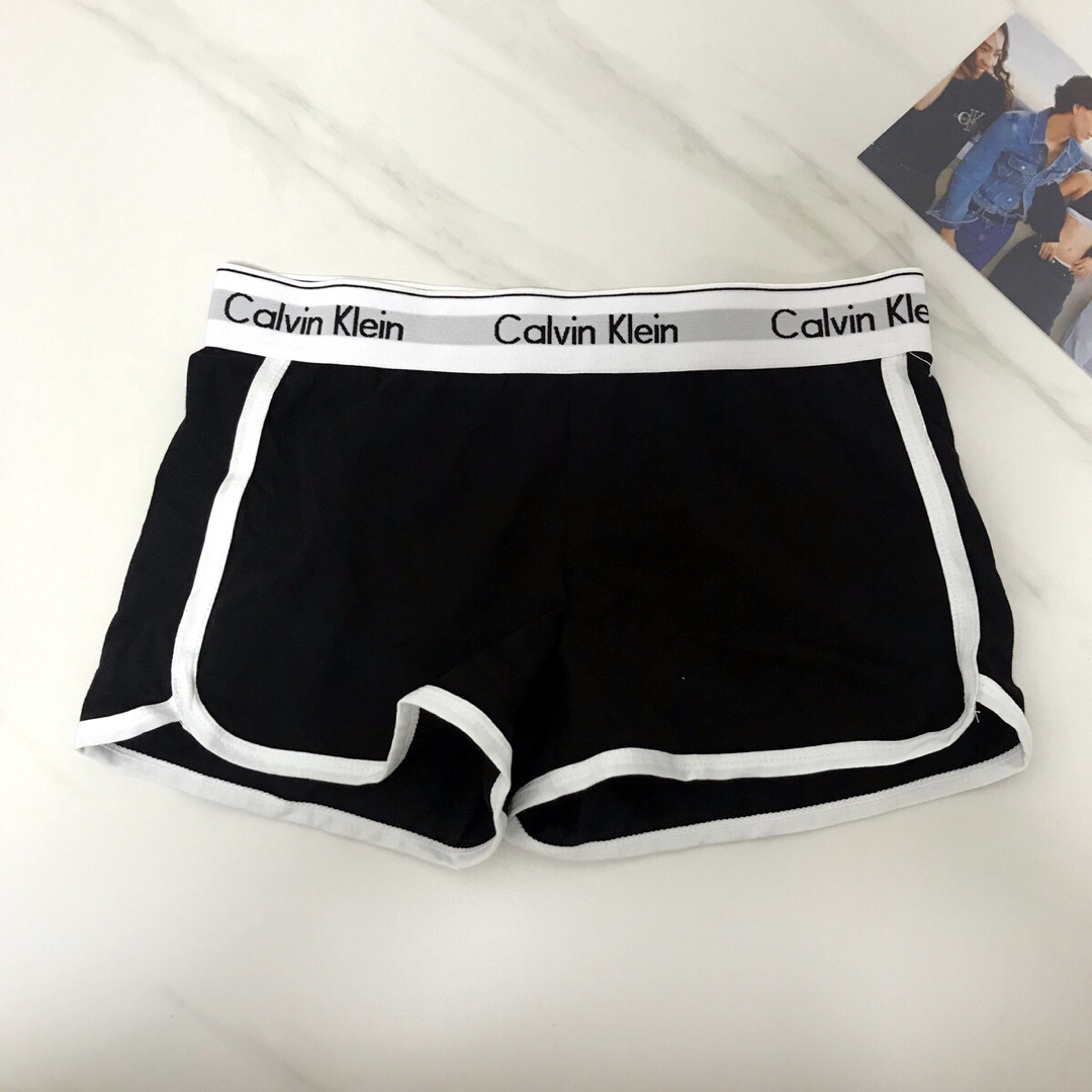 ck Calvin Klein(シーケーカルバンクライン)のカルバンクライン　ck ショートパンツ ブラック➕グレー 下着 Lサイズ レディースのパンツ(ショートパンツ)の商品写真