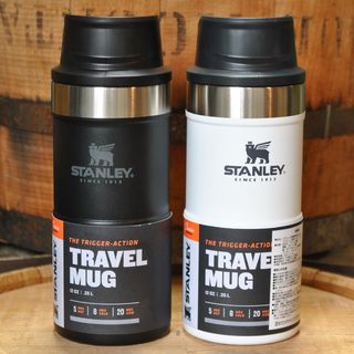 スタンレー(Stanley)のSTANLEYクラシック真空ワンハンドマグ0.35Lブラック＆ホワイト2点セット(食器)