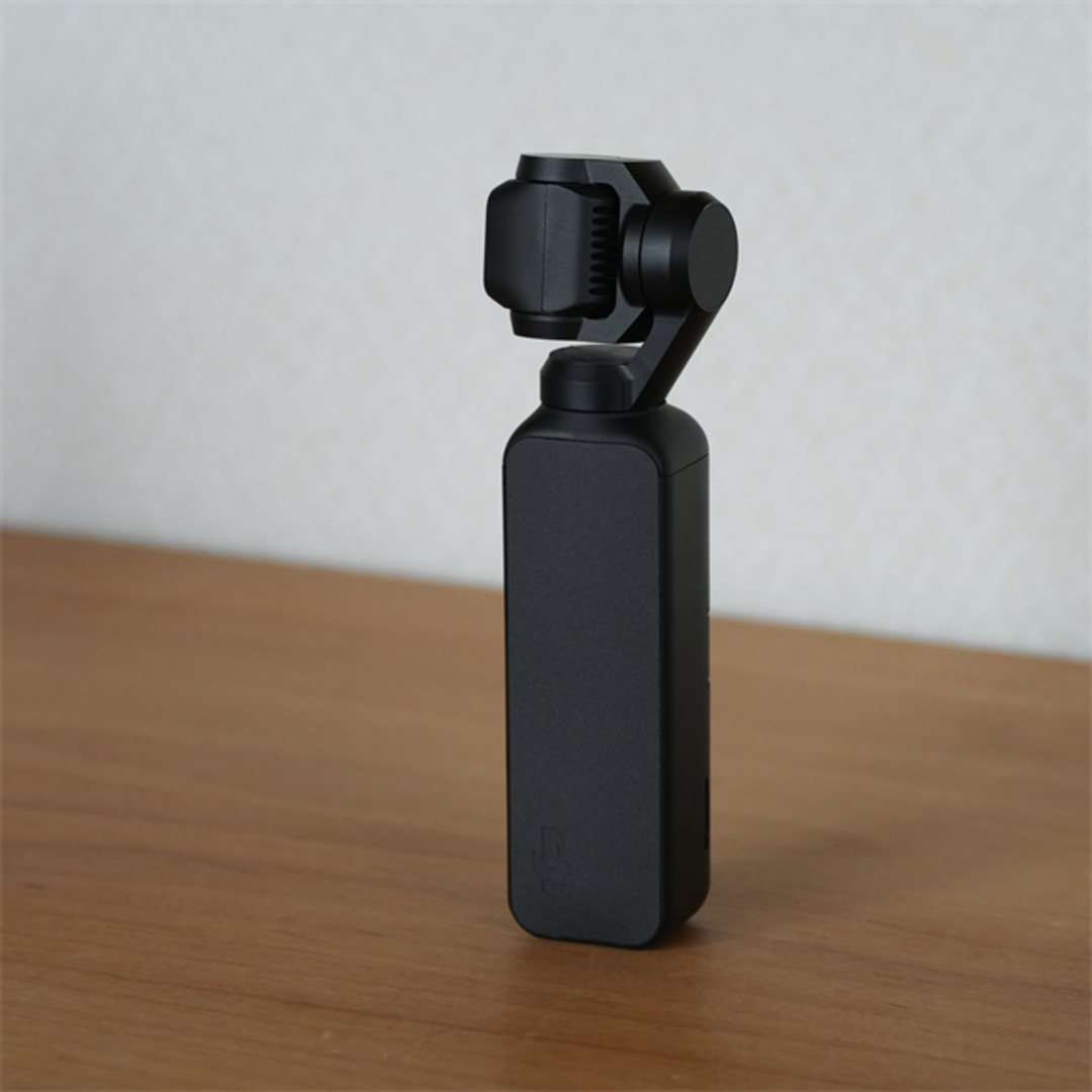 Inspire（DJI）(インスパイア)のDJI OSMO POCKET 初代オズモポケット　おまけつき スマホ/家電/カメラのカメラ(ビデオカメラ)の商品写真