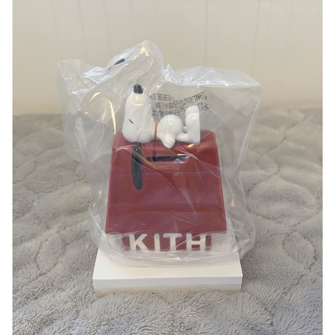 KITH(キス)のKITH SNOOPY スヌーピー 貯金箱  PIGGYBANK ボックス エンタメ/ホビーのおもちゃ/ぬいぐるみ(キャラクターグッズ)の商品写真