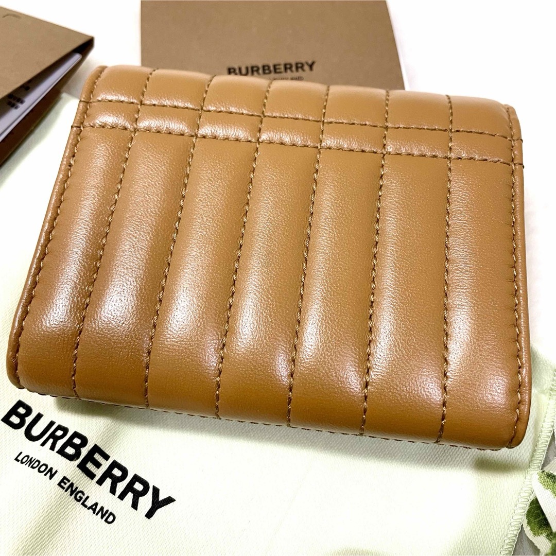 BURBERRY(バーバリー)の未使用 BURBERRY TBロゴ 三つ折り ローラ キルティング ウォレット レディースのファッション小物(財布)の商品写真