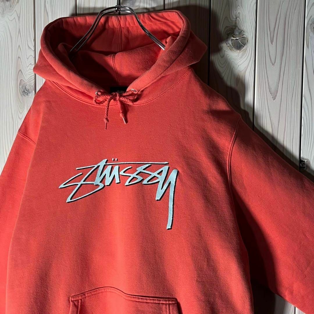 STUSSY(ステューシー)の【レアカラー M】ステューシー ストックロゴ スウェット パーカー サーモン メンズのトップス(パーカー)の商品写真