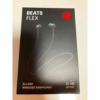 ビーツ(Beats)のBeats Flex ワイヤレスイヤフォン Beatsブラック(ヘッドフォン/イヤフォン)