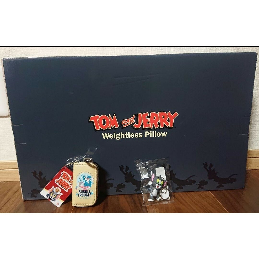 トム&ジェリー  低反発枕セット エンタメ/ホビーのおもちゃ/ぬいぐるみ(キャラクターグッズ)の商品写真