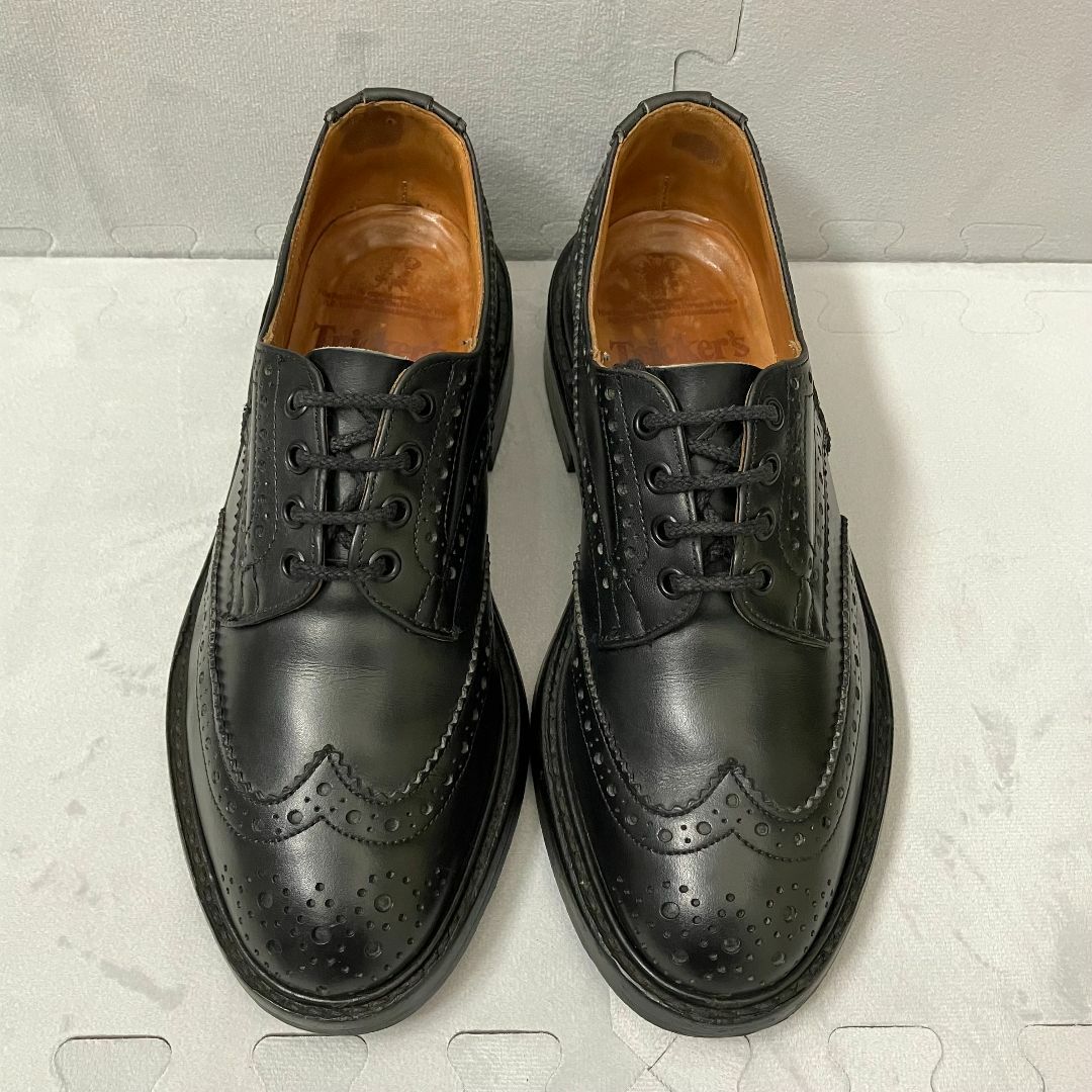 トリッカーズ Tricker’s  バートン ブラック 77ワイズ