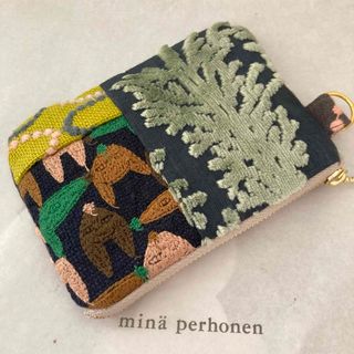 ミナペルホネン(mina perhonen)のsale♡ミナペルホネンファブリックで作成しましたミニポーチです(キツネさん)(ポーチ)