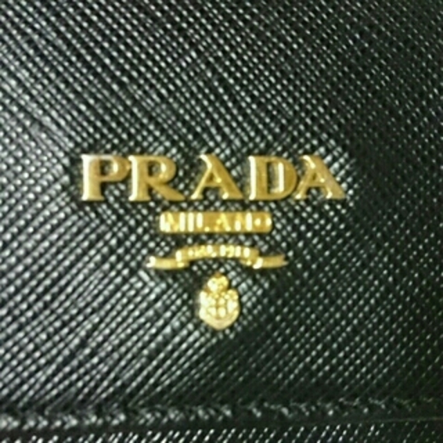 PRADA(プラダ)のPRADA 折り財布 今週のみ出品💦🙏 レディースのファッション小物(財布)の商品写真