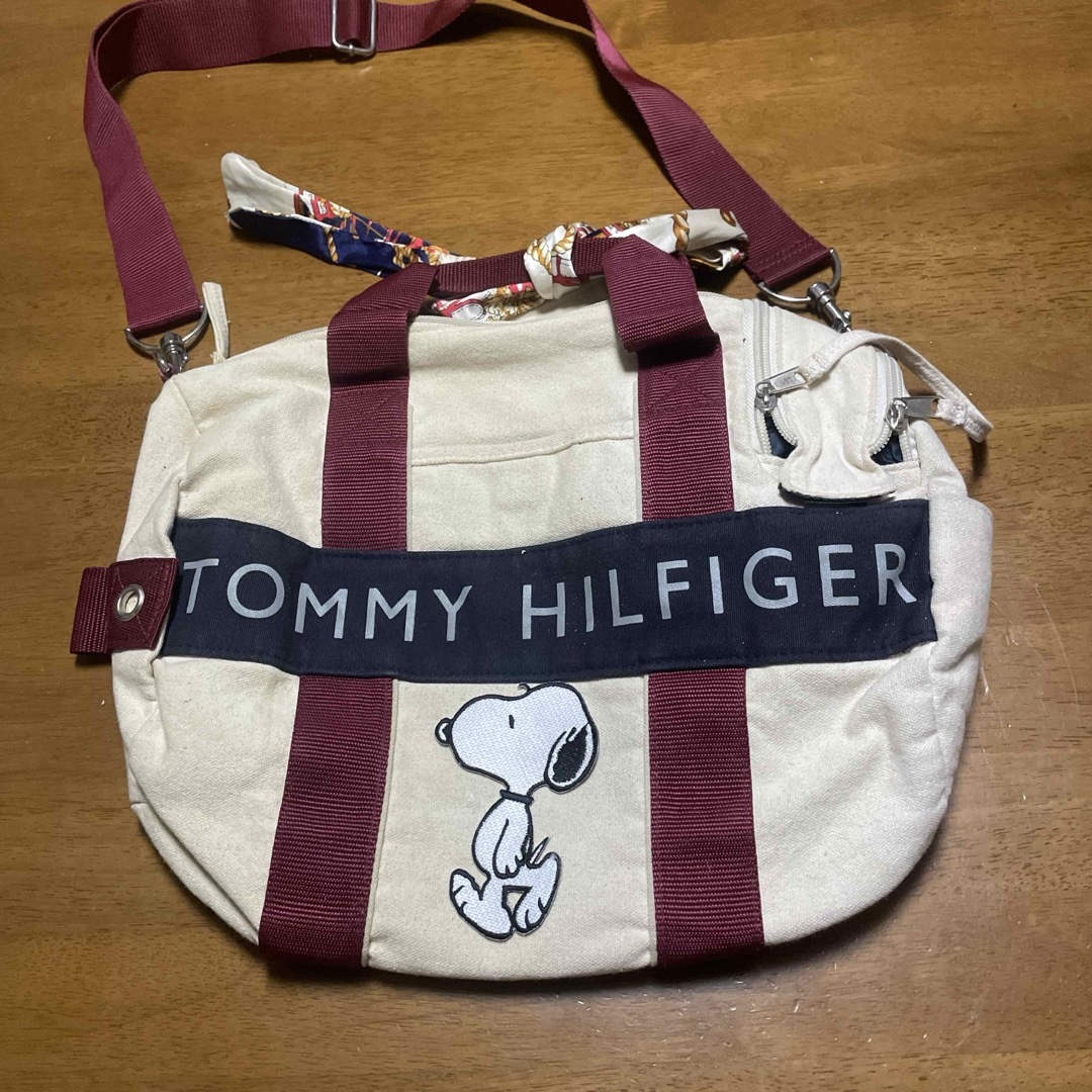 BURBERRY BLUE LABEL(バーバリーブルーレーベル)のボストンバッグ TOMMY HILFIGER ドラムバッグ レディースのバッグ(ボストンバッグ)の商品写真