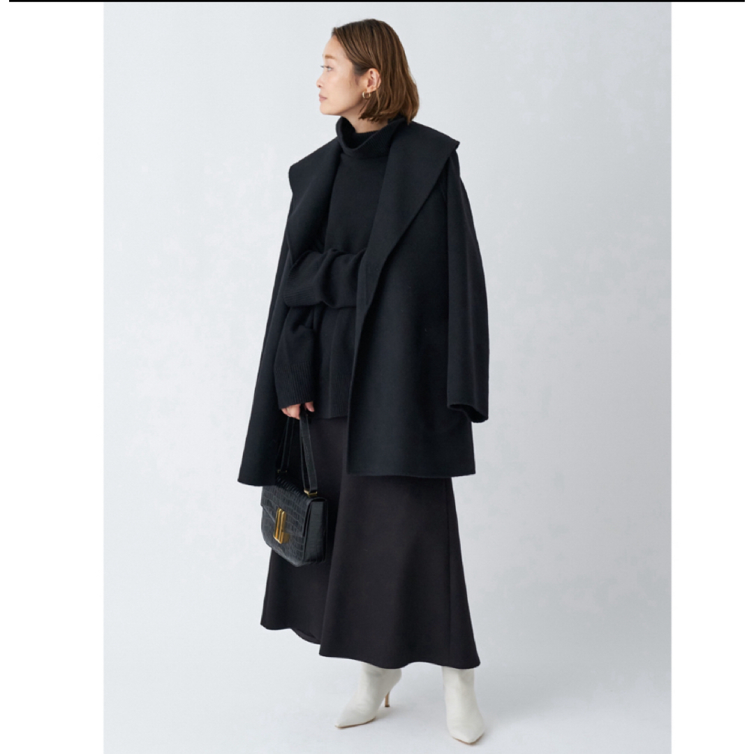 DEUXIEME CLASSE(ドゥーズィエムクラス)のShort ガウンコート ブラック　新品タグ付き レディースのジャケット/アウター(ガウンコート)の商品写真