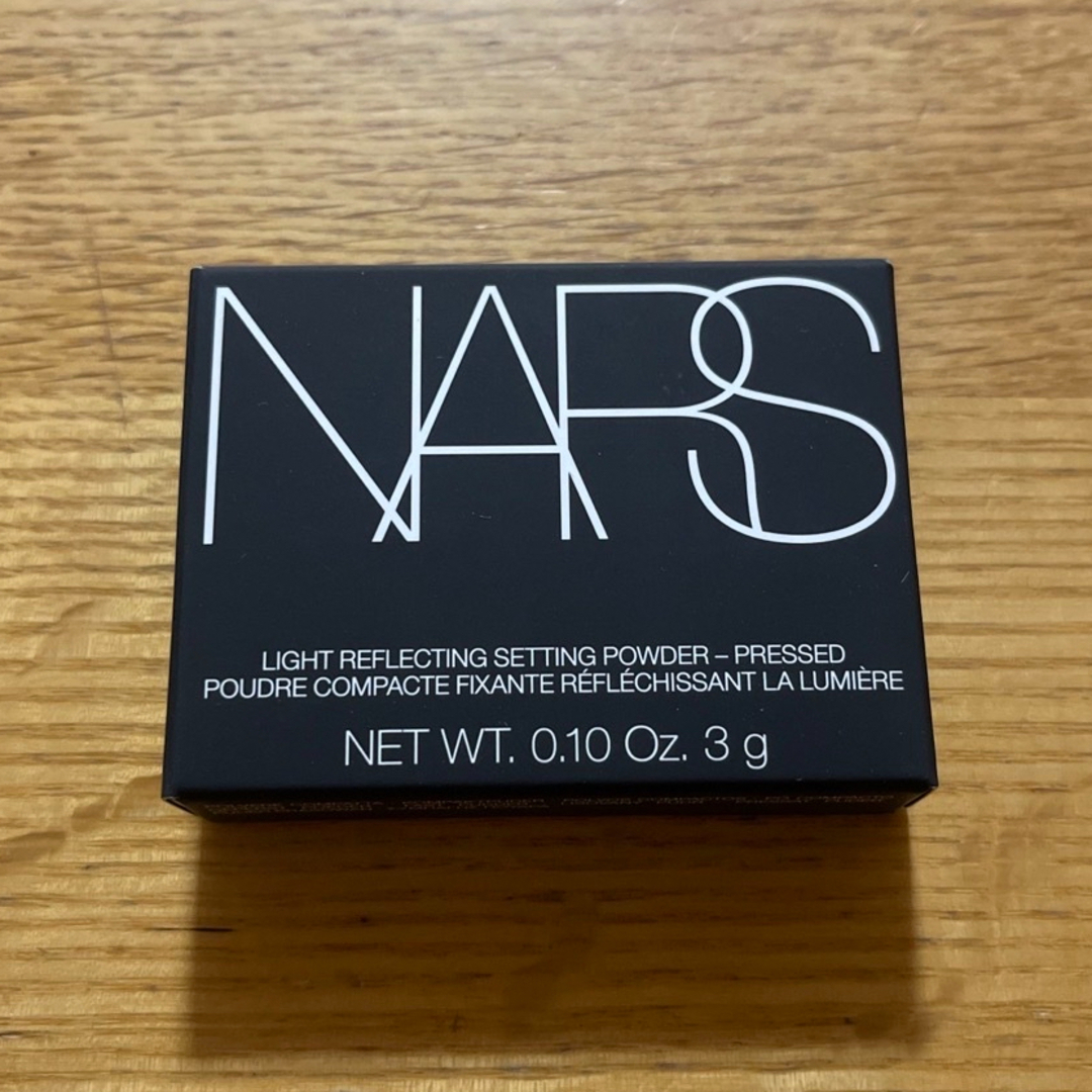 即日発送♡NARS ライトリフレクティングセッティングパウダー プレストN ミニ コスメ/美容のベースメイク/化粧品(フェイスパウダー)の商品写真