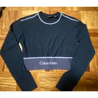 カルバンクライン(Calvin Klein)の美品　カルバンクライン　ショート丈トップス(Tシャツ(長袖/七分))