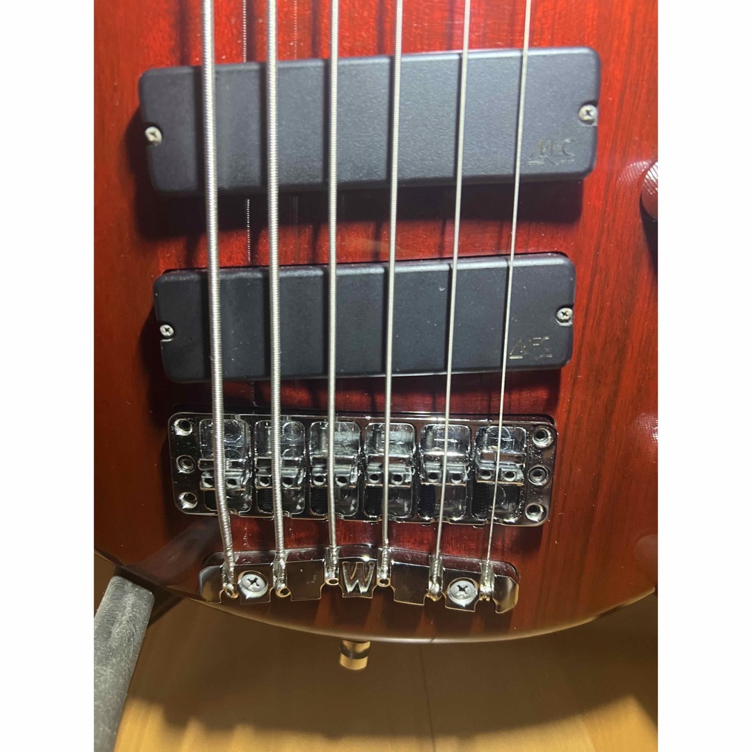 Warwick(ワーウィック)のWarwick pro series thumb BO 6弦　韓国製 楽器のベース(エレキベース)の商品写真