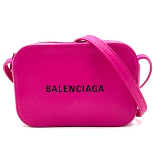 バレンシアガ(Balenciaga)の【在庫一掃】BALENCIAGA バレンシアガ ショルダーバッグ エブリデイ カメラバッグXSサイズ 肩掛け 斜め掛け ロゴ かばん 鞄 552372 レザー    ピンク系 シルバー金具 レディース 人気 美品【中古品】(ショルダーバッグ)