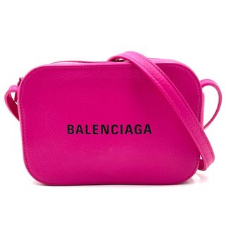 バレンシアガ(Balenciaga)の【限定価格】BALENCIAGA バレンシアガ ショルダーバッグ エブリデイ カメラバッグXSサイズ 肩掛け 斜め掛け ロゴ かばん 鞄 552372 レザー    ピンク系 シルバー金具 レディース 人気 美品【中古品】(ショルダーバッグ)