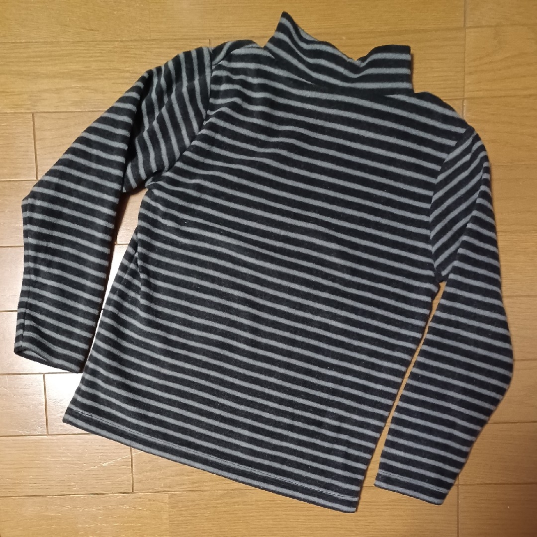 しまむら(シマムラ)の【美品】130㎝　フリース　ハイネック キッズ/ベビー/マタニティのキッズ服男の子用(90cm~)(Tシャツ/カットソー)の商品写真