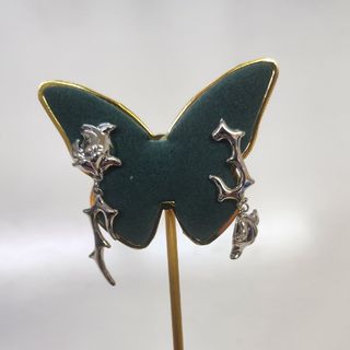 ピアス(ピアス)