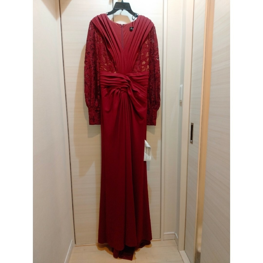 TADASHI SHOJI(タダシショウジ)のTadashi Shojiタダシショージ　深紅のロングドレス　XS レディースのフォーマル/ドレス(ロングドレス)の商品写真