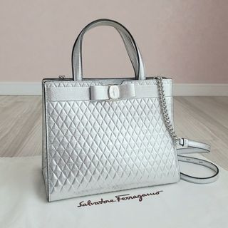 サルヴァトーレフェラガモ(Salvatore Ferragamo)のフェラガモ ヴァラリボン トップハンドル 2way バッグ キルティング 限定品(トートバッグ)